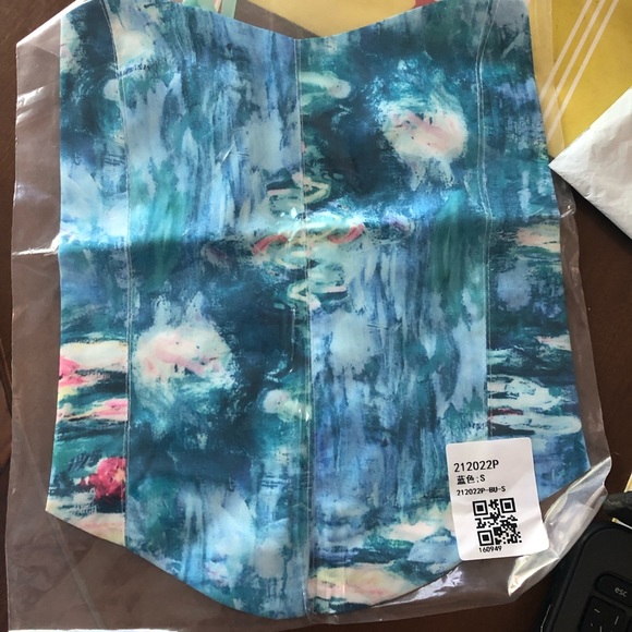 Corset style top, lace up sides - Picture 6 of 7